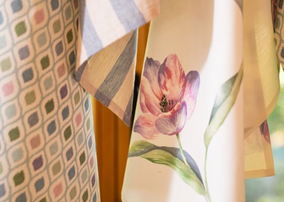 TARIS, NICLAS & TULIPS